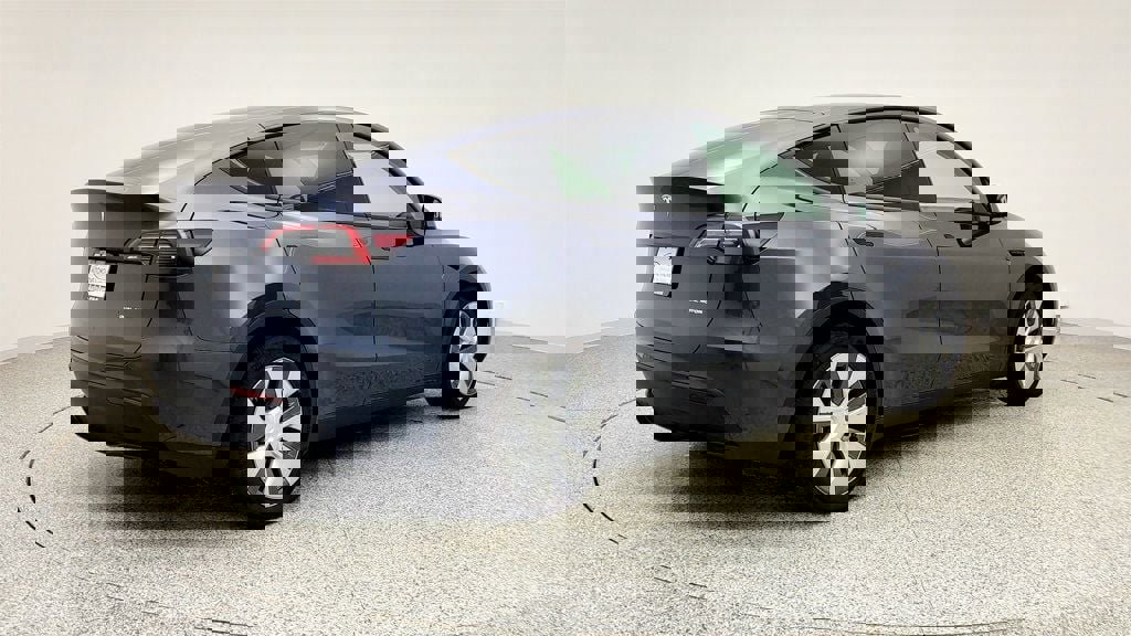 Used 2023 Tesla Model Y Long Range image 5