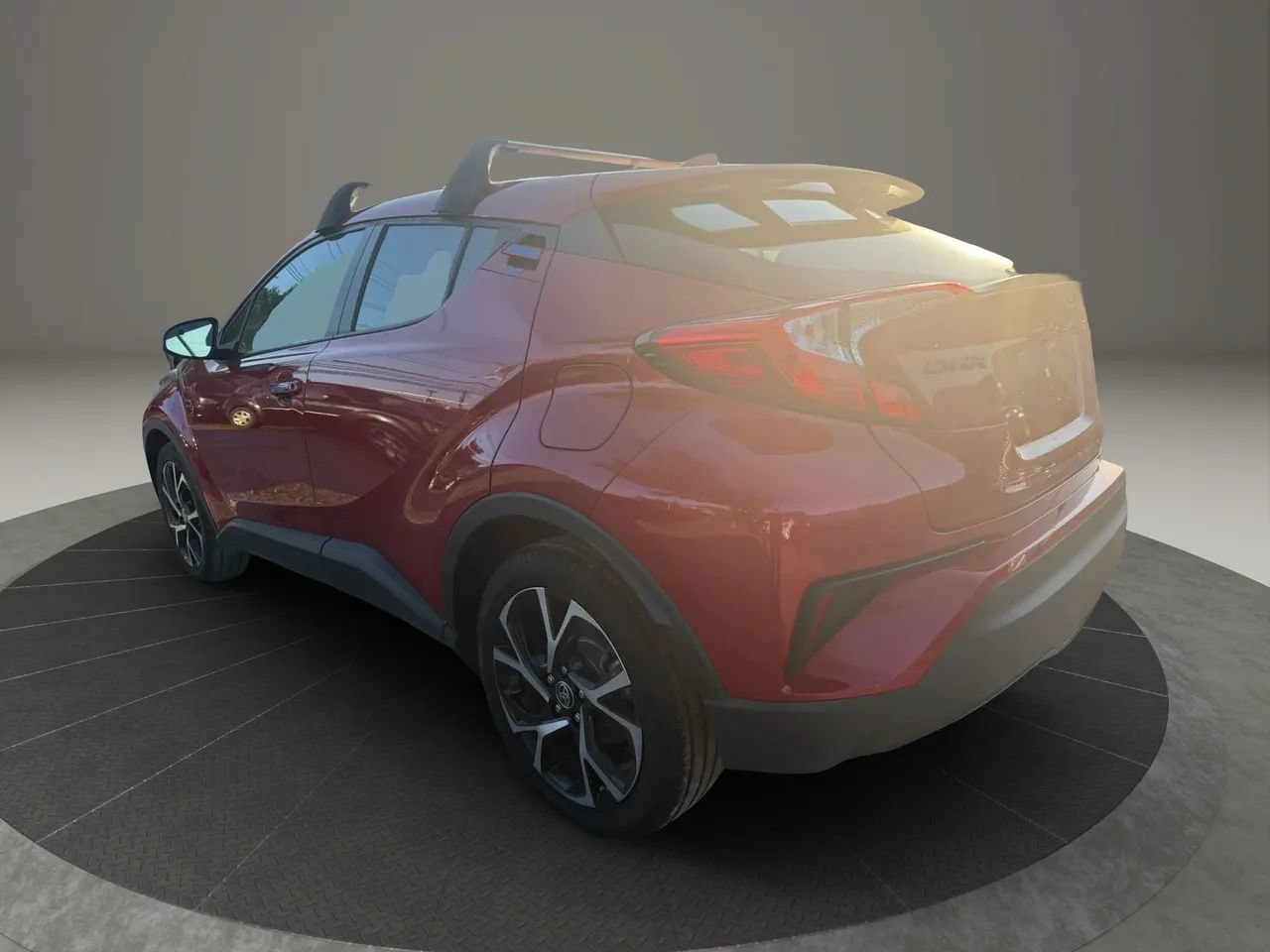 Used 2022 Toyota C-HR XLE FWD image 7