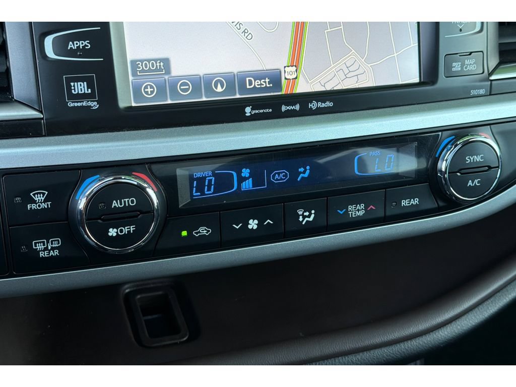 Used 2018 Toyota Highlander Limited Platinum AWD/4WD image 25