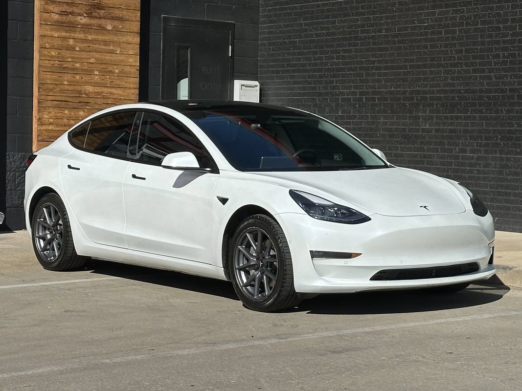 Used 2022 Tesla Model 3 Long Range AWD/4WD image 9