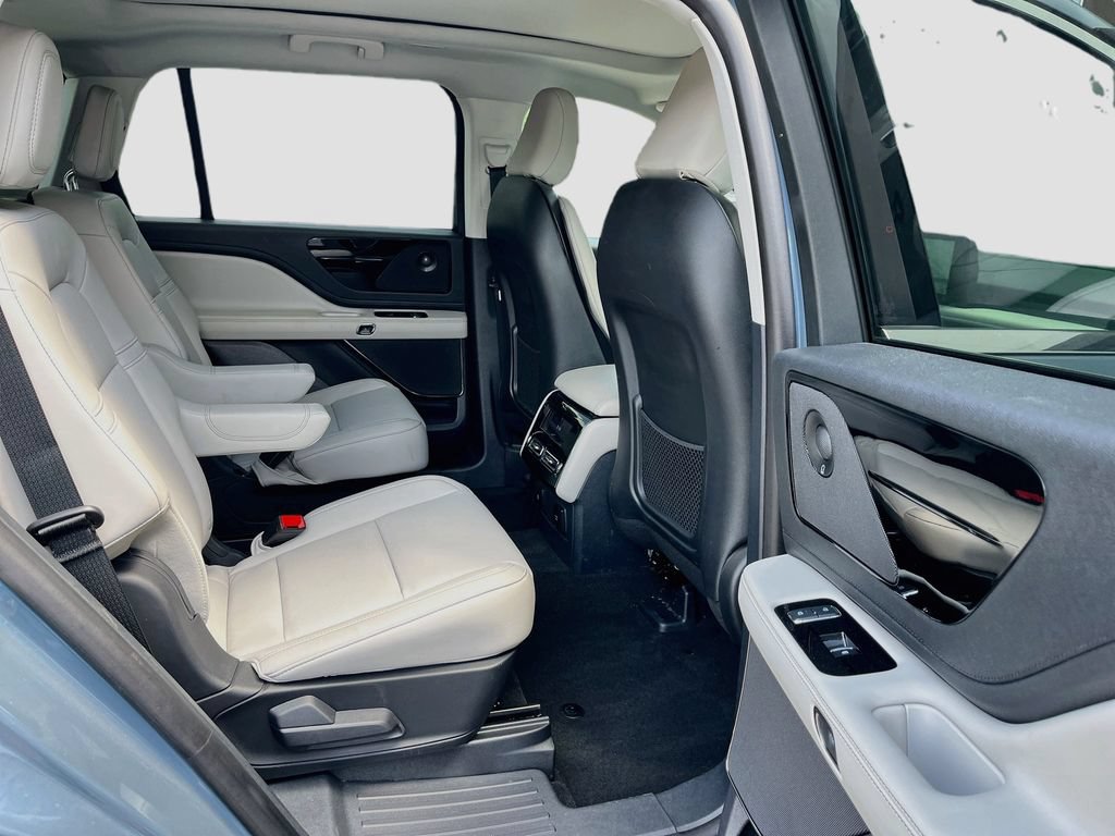 Used 2025 Lincoln Aviator AWD w/ Equipment Group 101A image 29