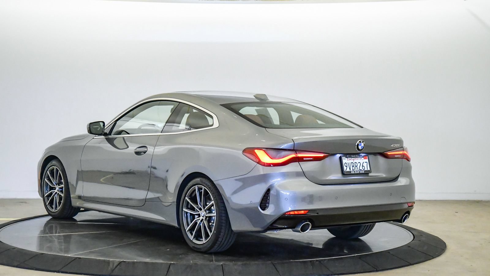 Used 2026 BMW 430i Coupe w/ Parking Assistance Package RWD image 2
