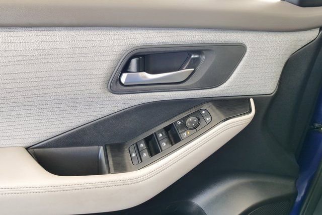 Used 2021 Nissan Rogue SV image 27