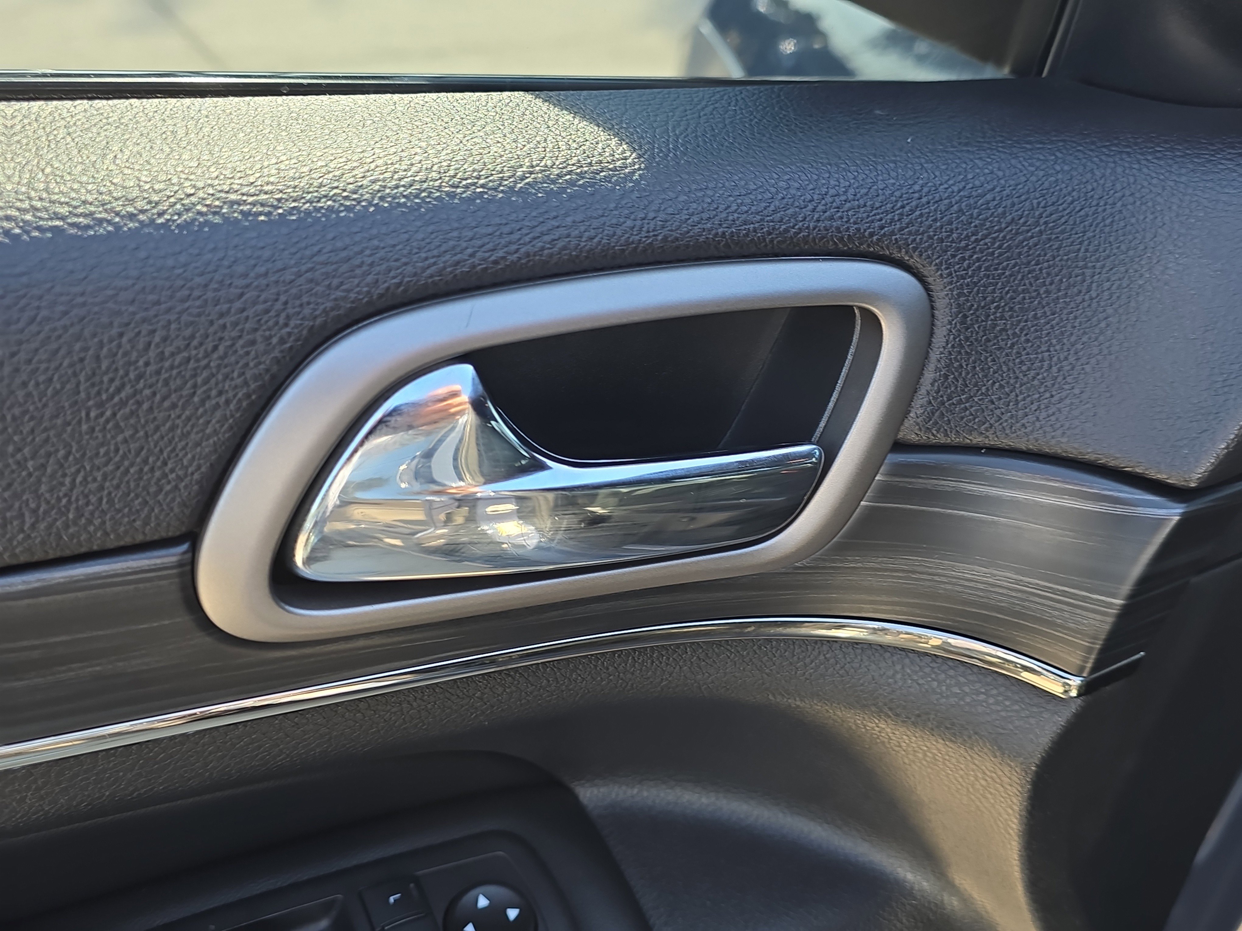 Used 2020 Jeep Grand Cherokee Limited X image 21