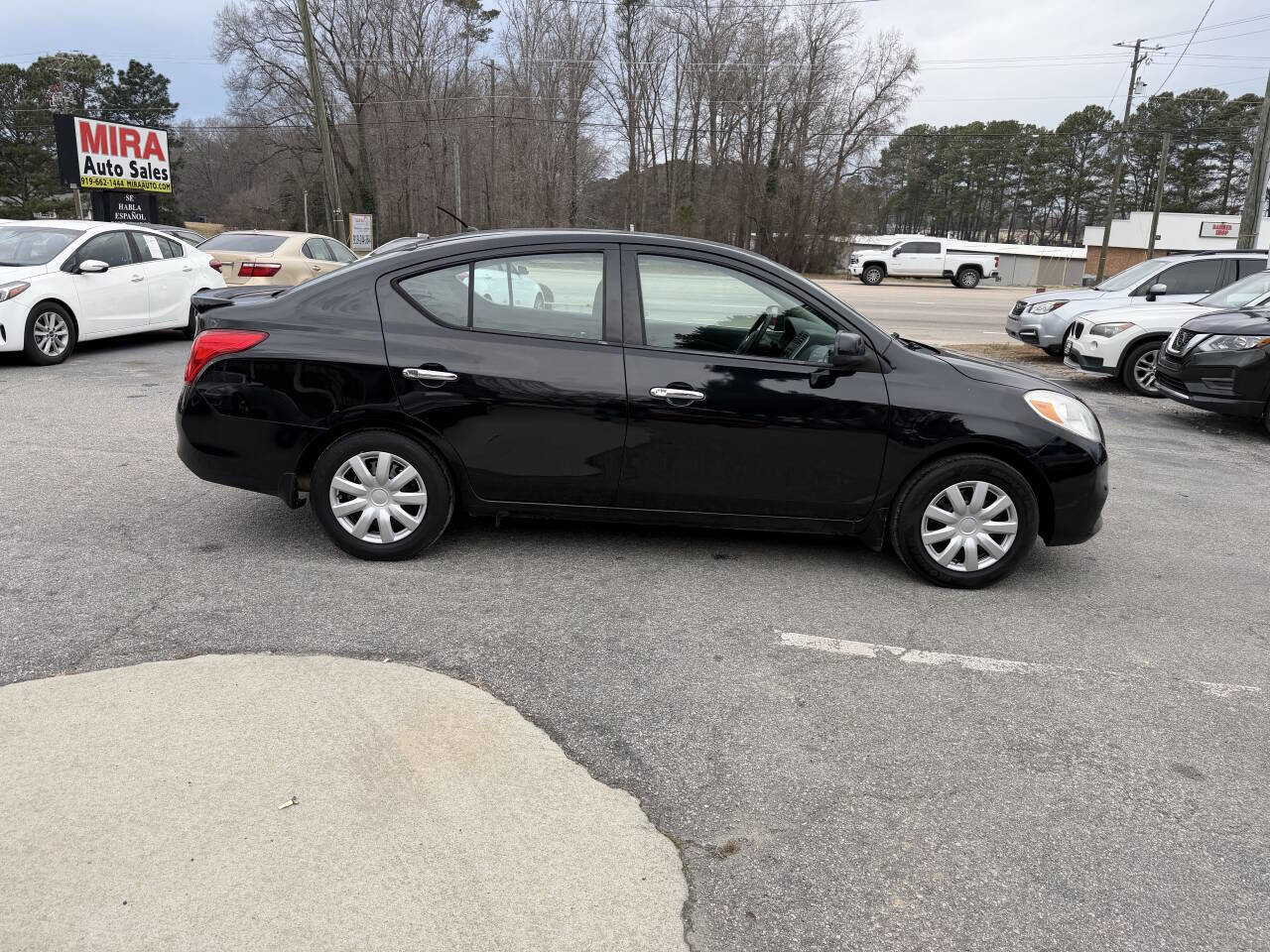 Used 2014 Nissan Versa SV image 7