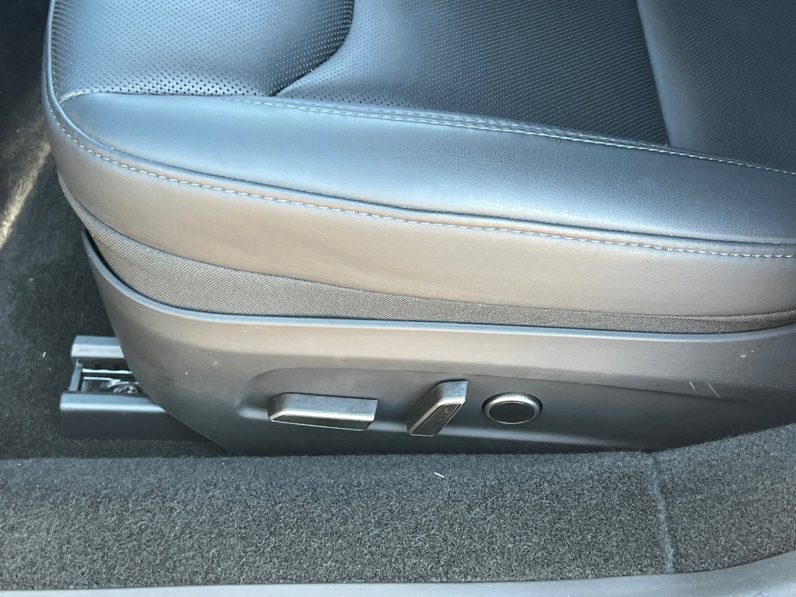 Used 2025 Tesla Model 3 Long Range image 14