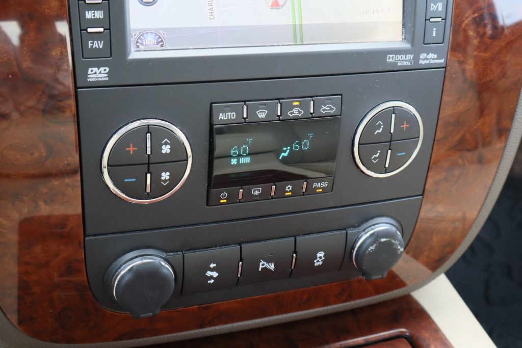 Used 2012 Chevrolet Avalanche LTZ RWD image 18