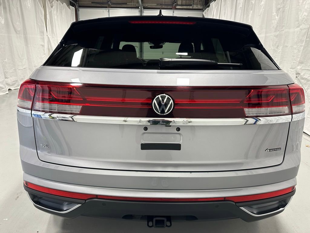 Used 2025 Volkswagen Atlas Cross Sport SE image 6