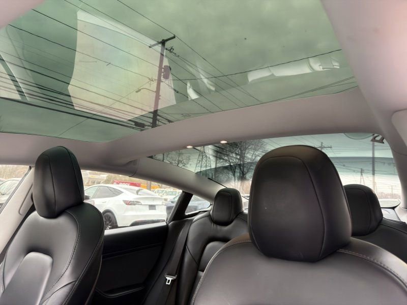 Used 2021 Tesla Model 3 Performance image 19