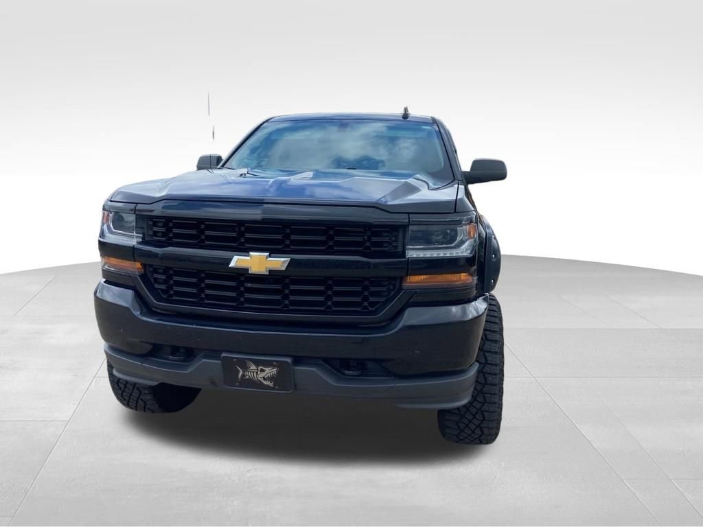 Used 2018 Chevrolet Silverado 1500 Custom w/ Custom Value Package AWD/4WD image 3