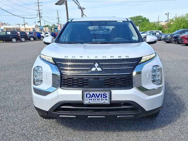 Used 2022 Mitsubishi Outlander ES AWD/4WD image 2