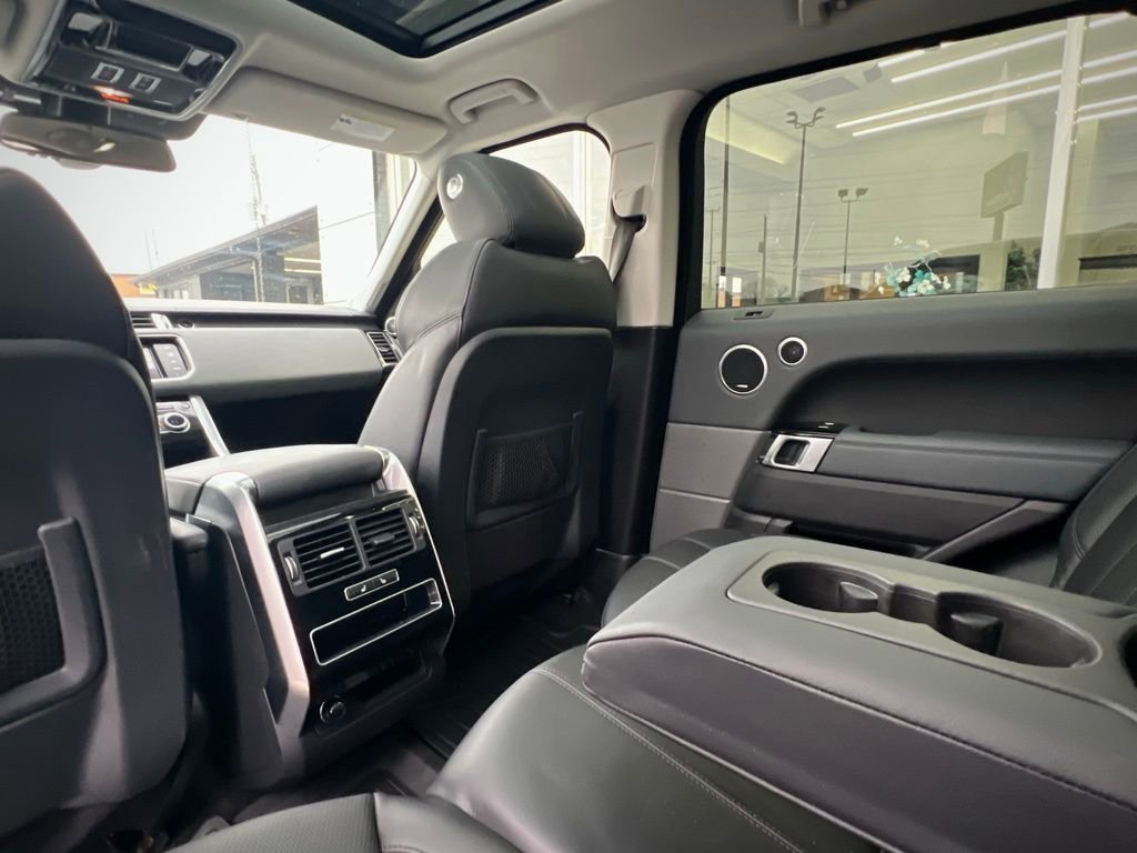 Used 2014 Land Rover Range Rover Sport HSE image 19