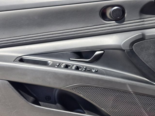 Certified 2025 Hyundai Elantra Sport FWD image 24