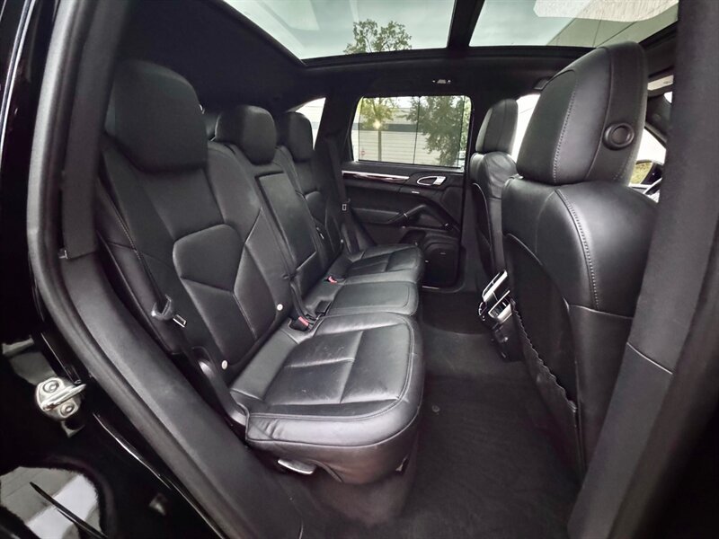 Used 2014 Porsche Cayenne Diesel Platinum Edition AWD/4WD image 27