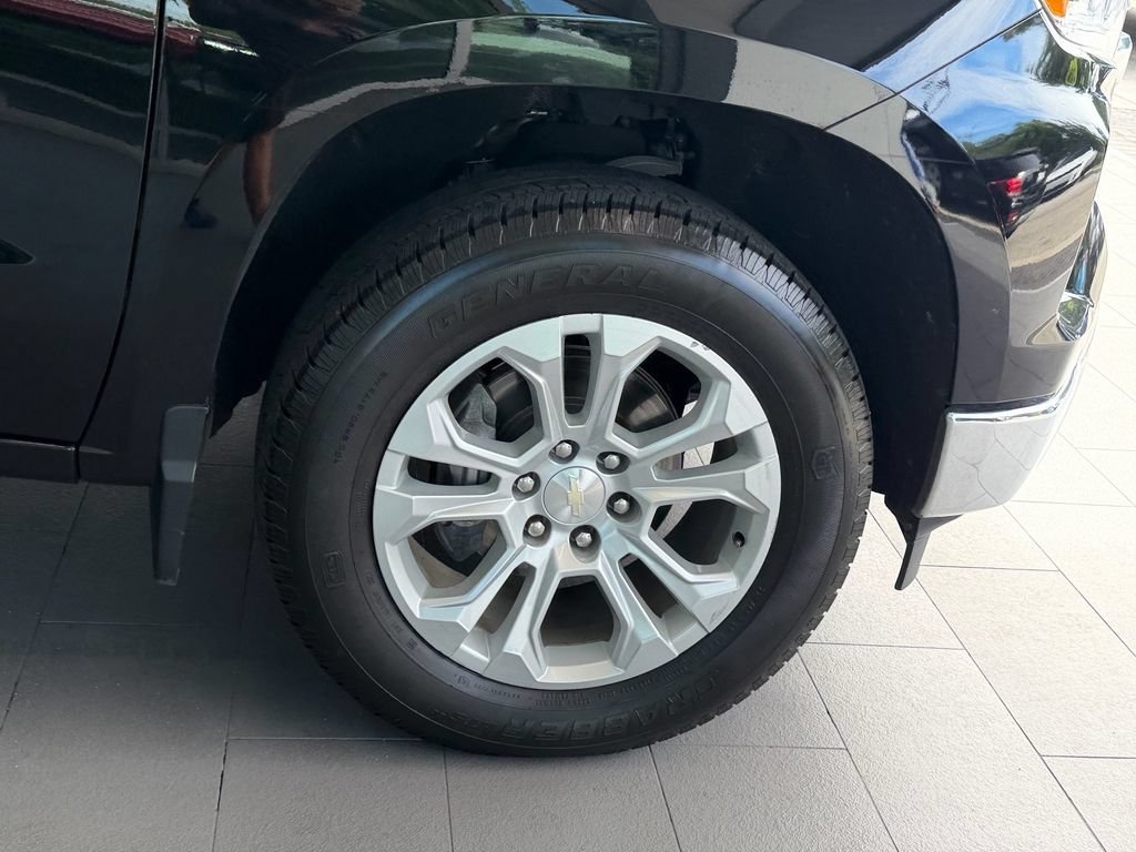 Used 2022 Chevrolet Silverado 1500 LTZ w/ LTZ Premium Package AWD/4WD image 9