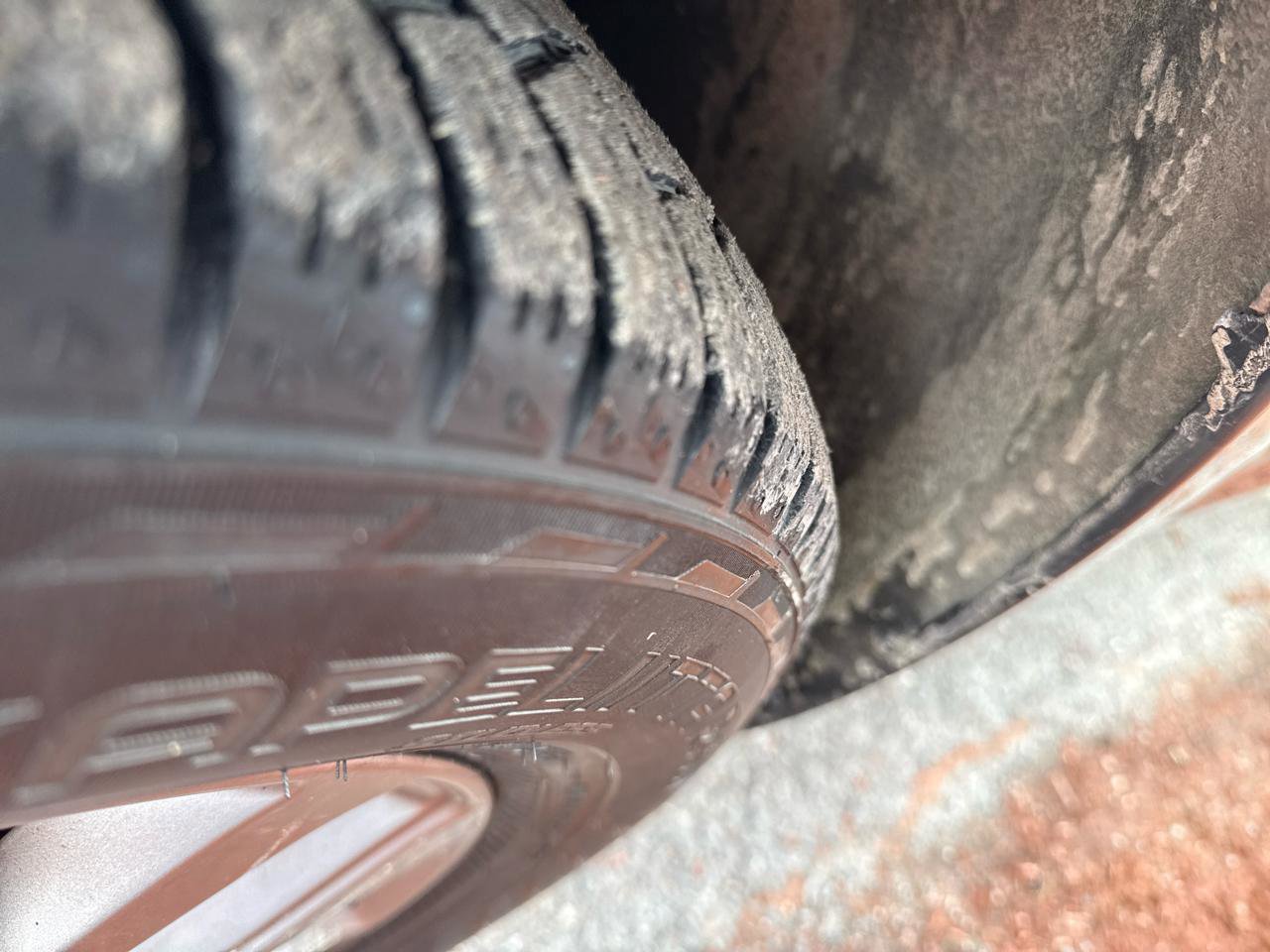 Used 2021 Kia Sedona LX image 4