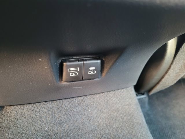 Used 2025 Toyota Camry SE image 9