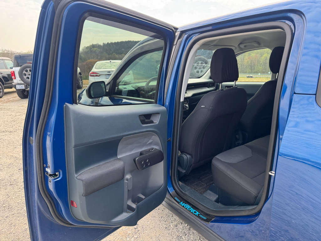 Used 2023 Ford Maverick XL image 12