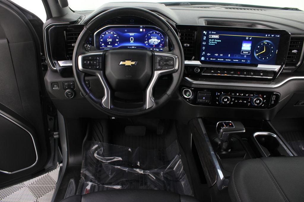 Used 2023 Chevrolet Silverado 1500 LTZ AWD/4WD image 11