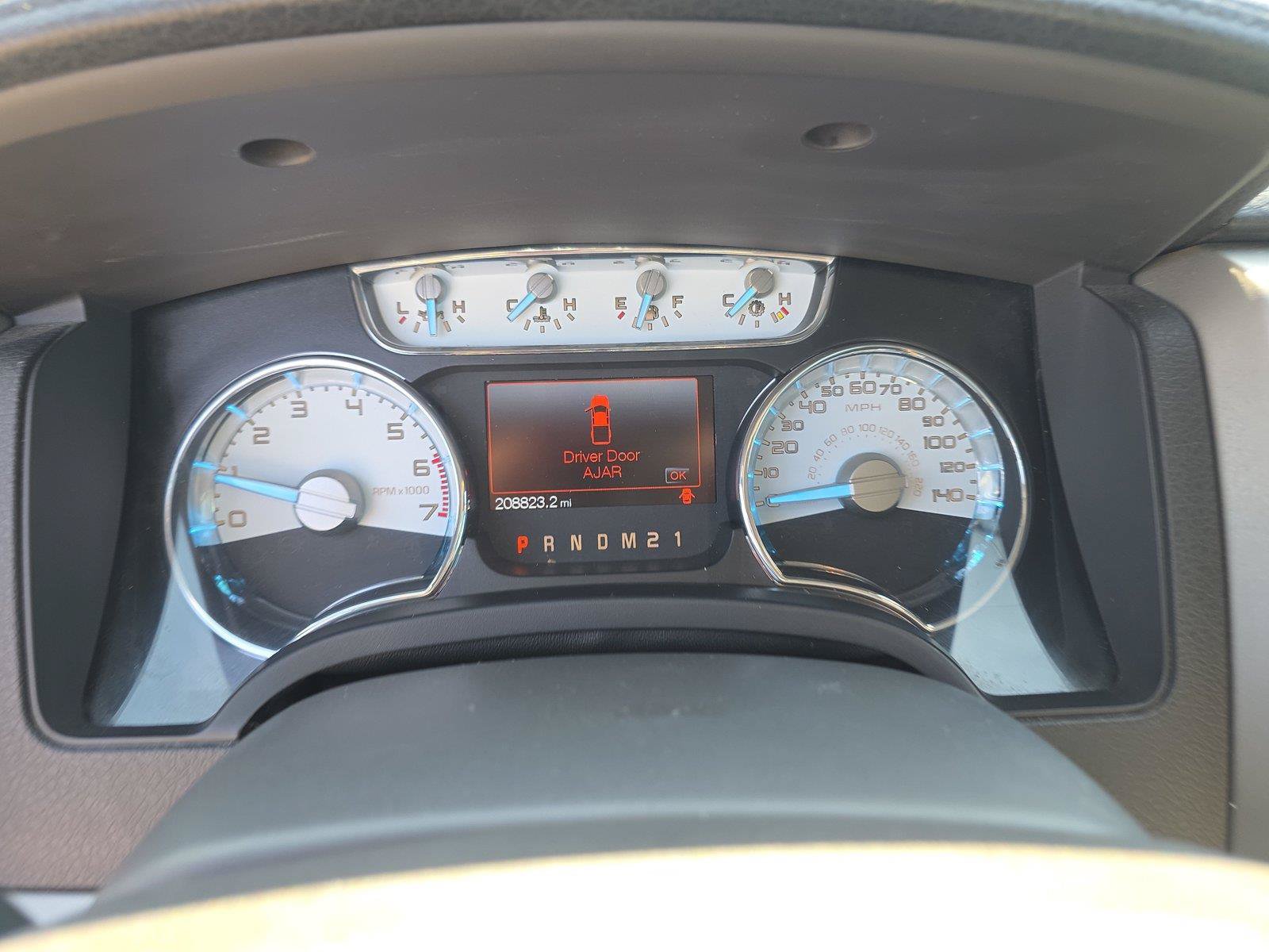 Used 2011 Ford F150 Lariat w/ Lariat Chrome Pkg AWD/4WD image 32