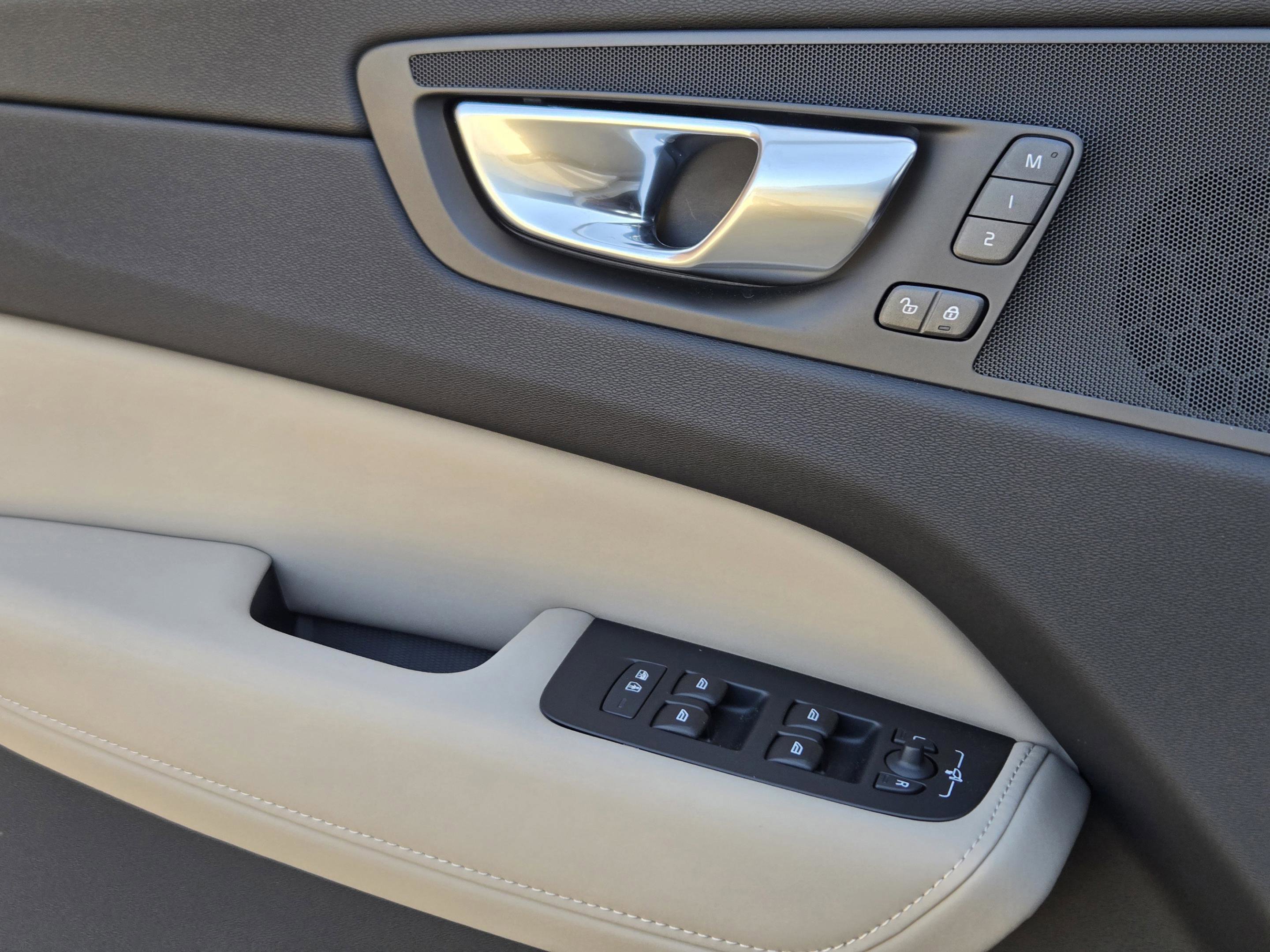 New 2026 Volvo XC60 B5 Plus w/ Protection Package Premier image 26