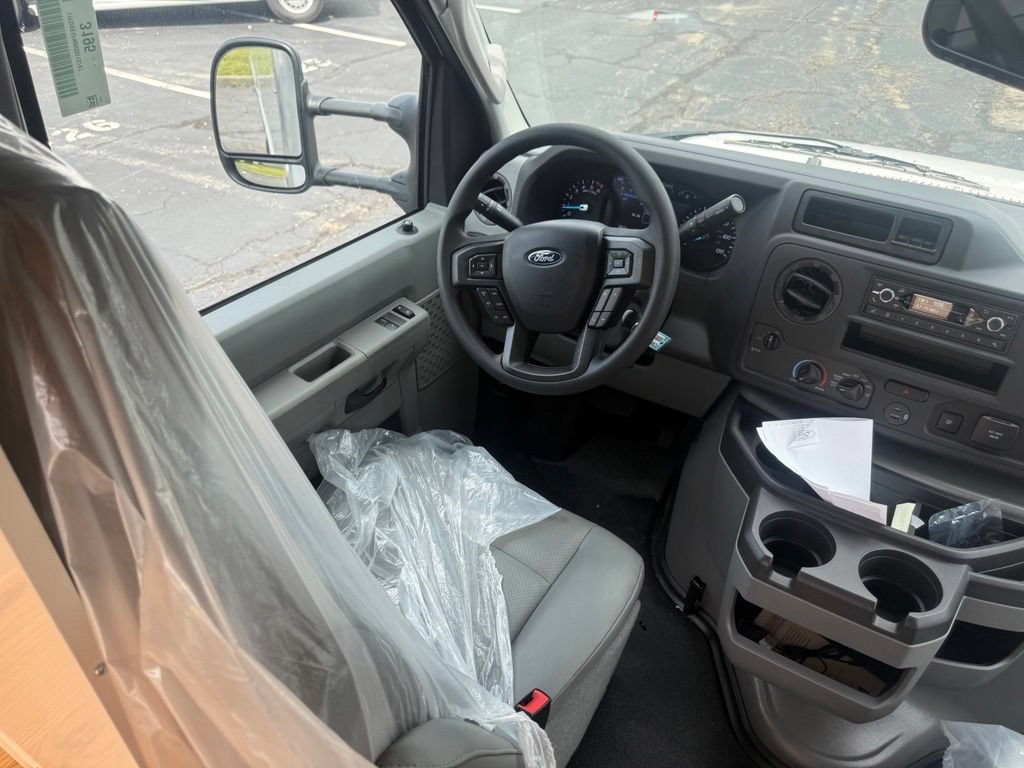 New 2027 Ford E-450 and Econoline 450 Super Duty w/ Power Equipment Group RWD image 40