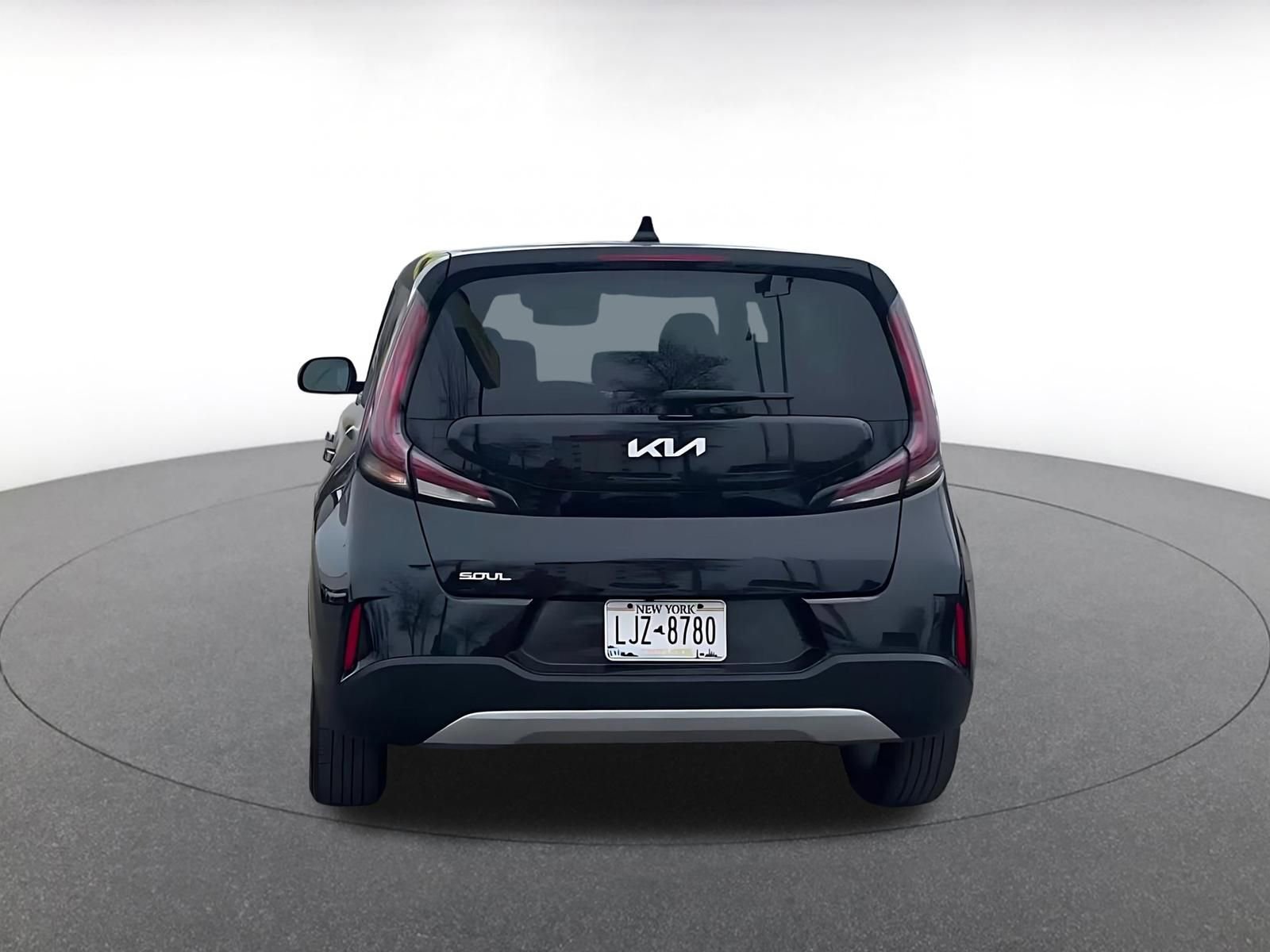Used 2025 Kia Soul LX w/ LX Technology Package image 12