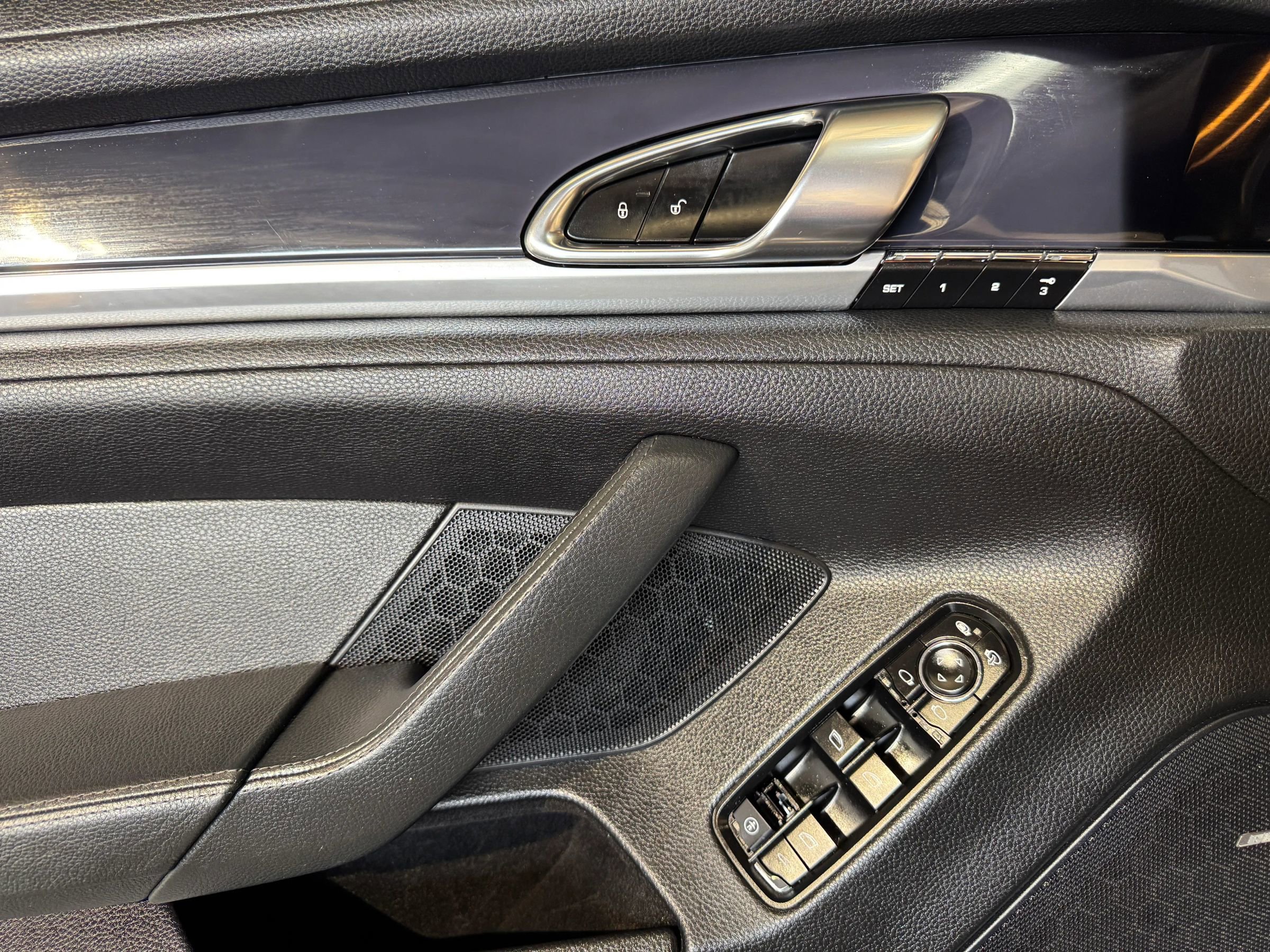 Used 2013 Porsche Panamera S image 13