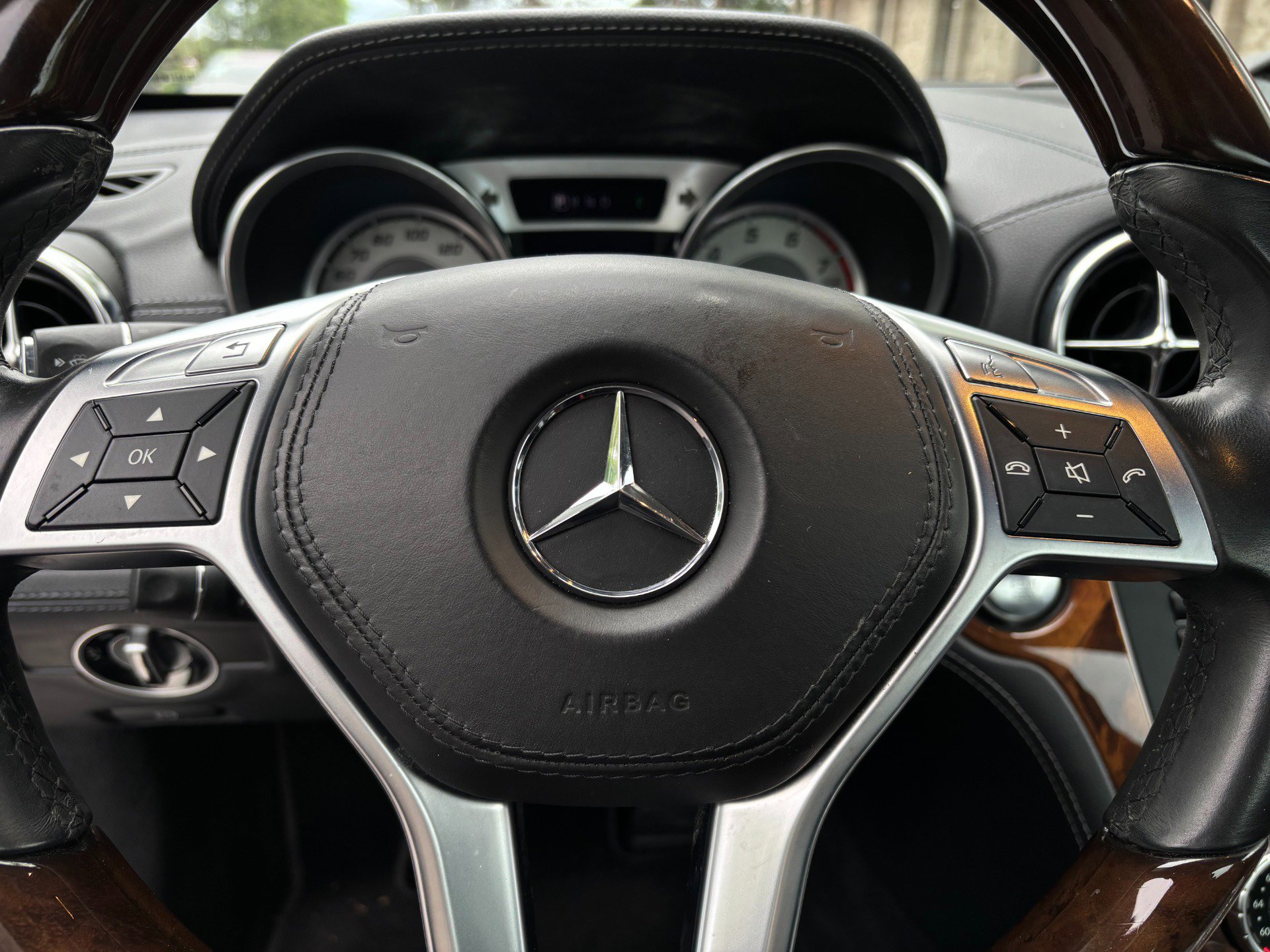 Used 2014 Mercedes-Benz SL 550 image 16