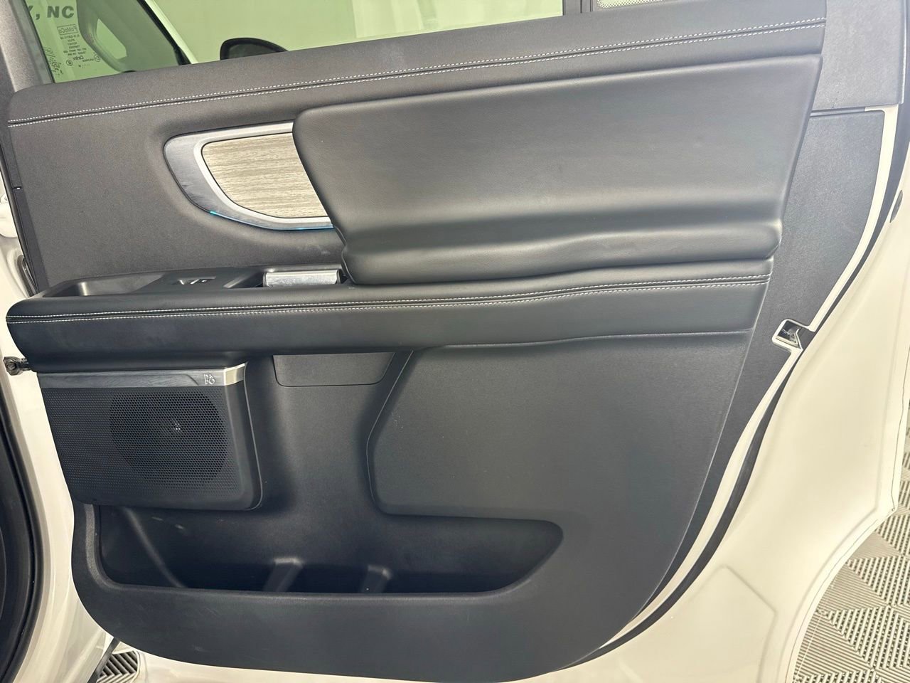 Used 2025 Ford Expedition Max Platinum image 37