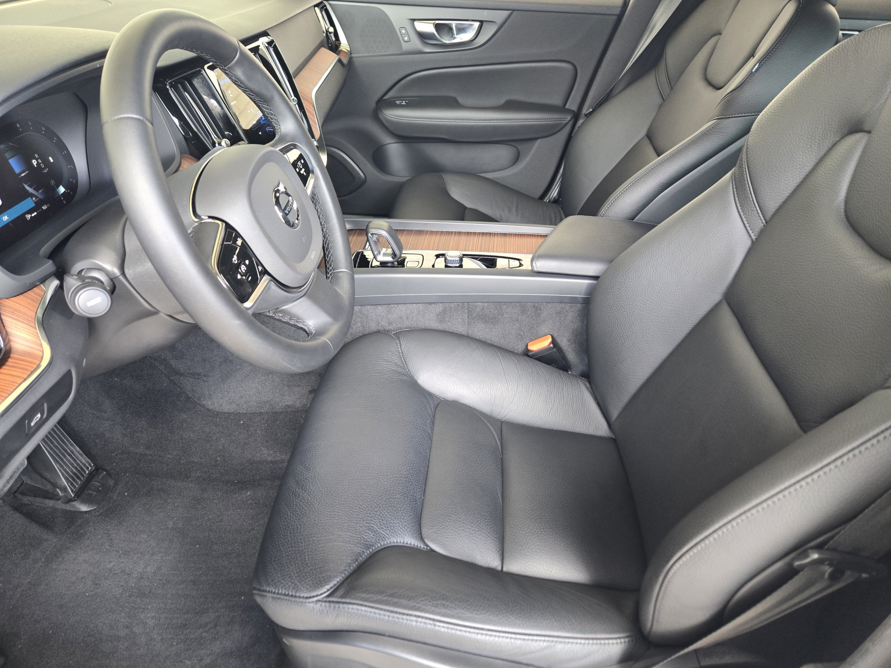 Certified 2023 Volvo S60 B5 Plus w/ Climate Package AWD/4WD image 11