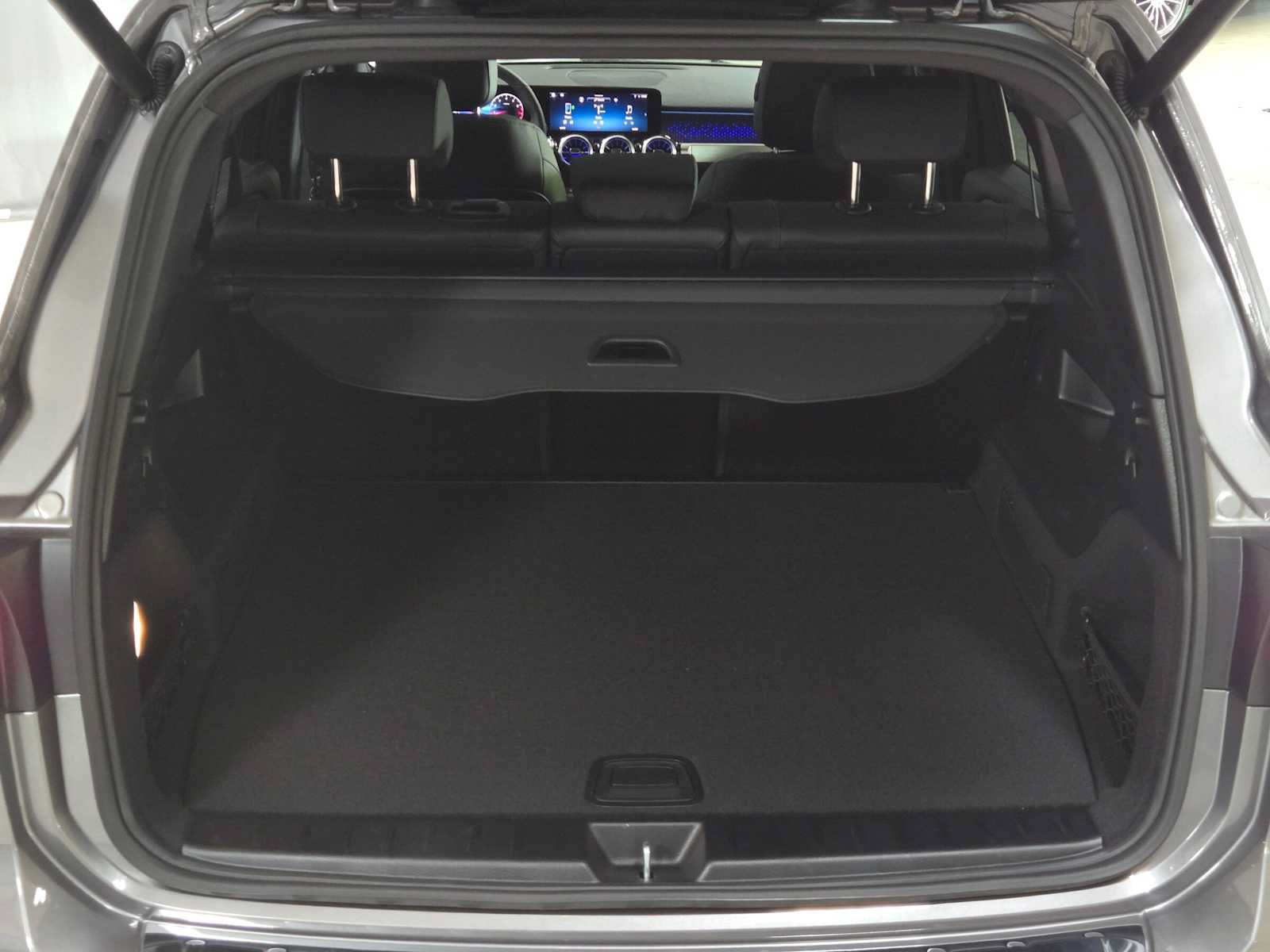 New 2026 Mercedes-Benz GLB 250 4MATIC image 14