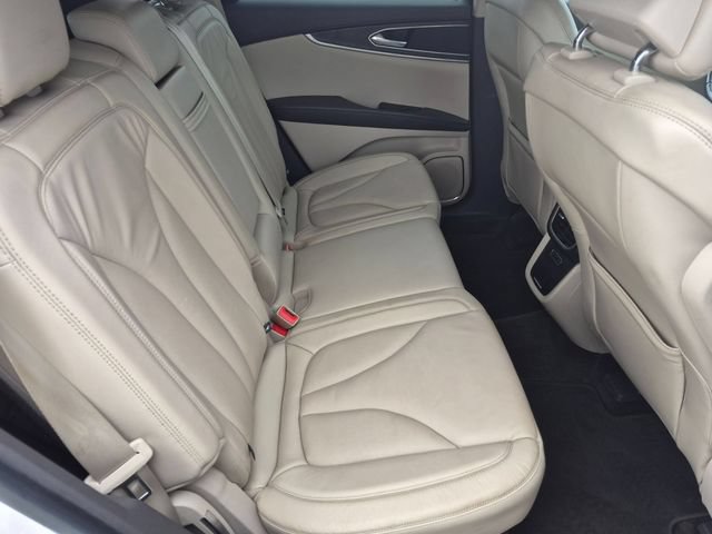 Used 2017 Lincoln MKX Select w/ Select Plus Package AWD/4WD image 30