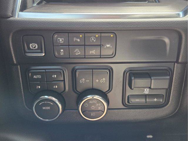 Used 2026 Chevrolet Suburban Z71 w/ Comfort Package AWD/4WD image 32