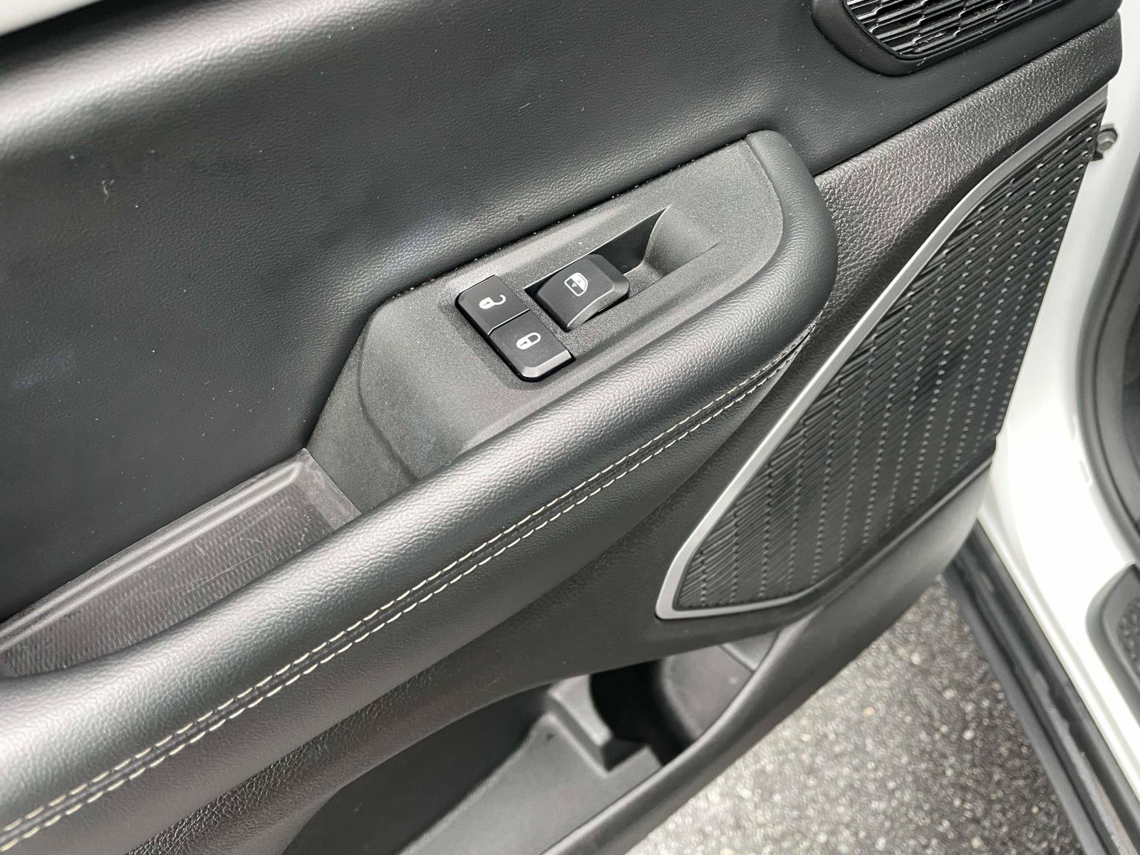 Certified 2021 Jeep Grand Cherokee L Limited AWD/4WD image 18