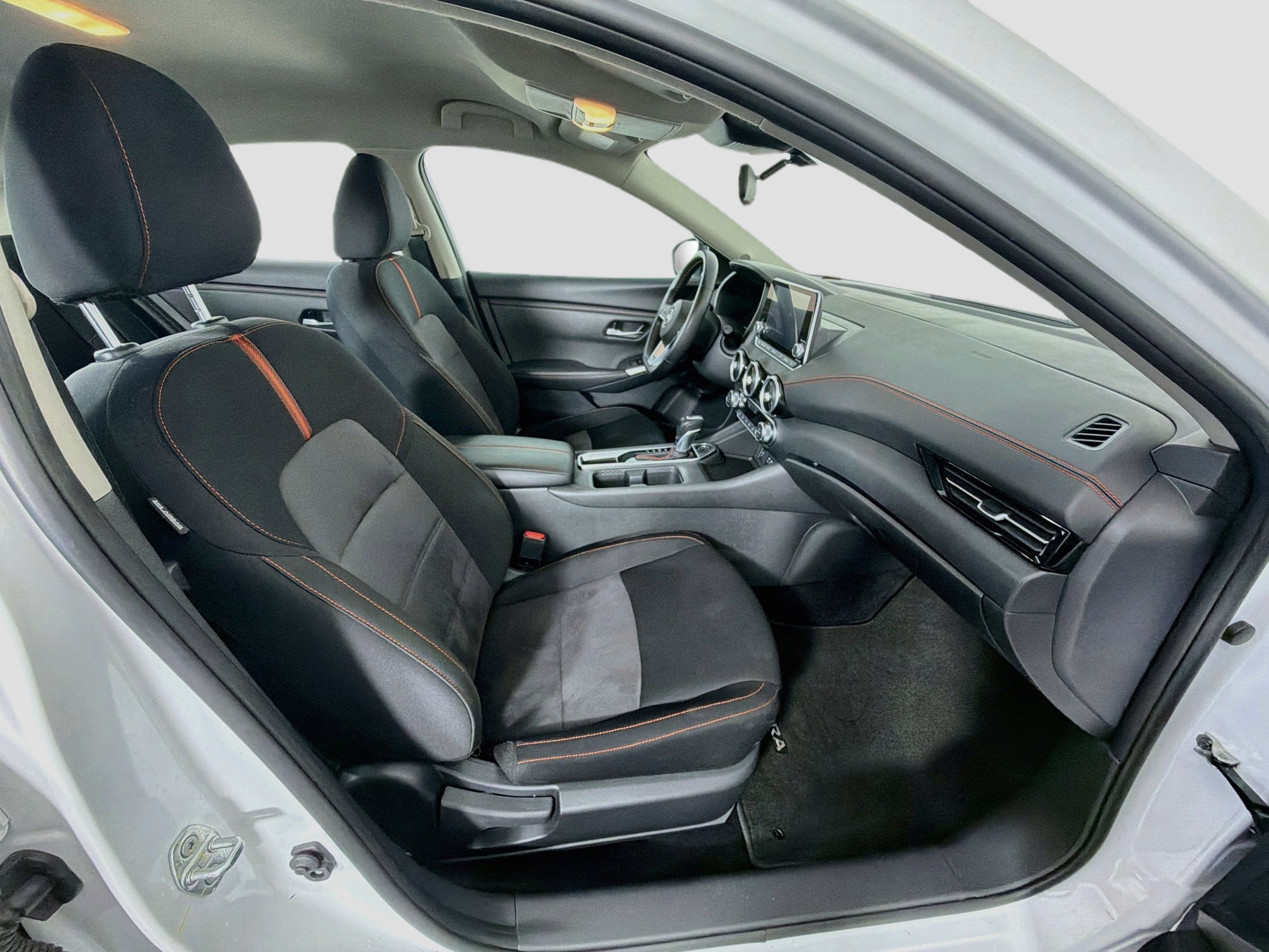 Used 2025 Nissan Sentra SR FWD image 30