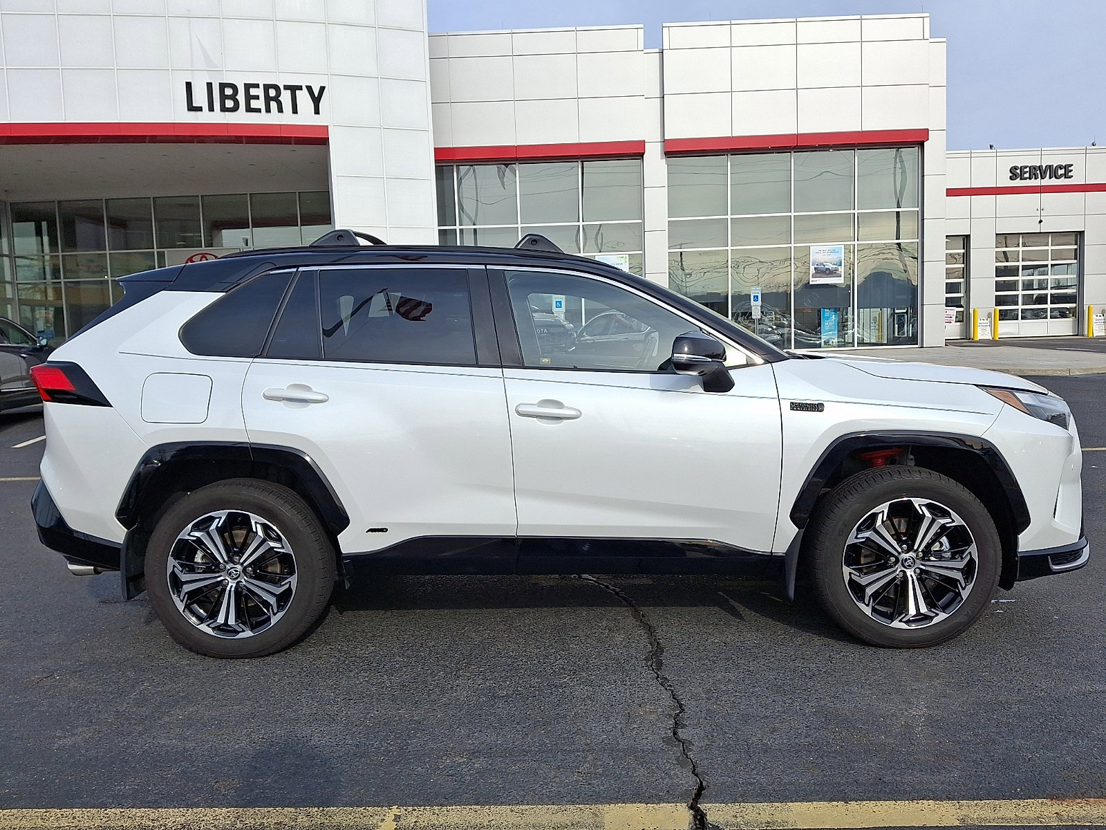 Used 2024 Toyota RAV4 XSE w/ Premium Package image 7