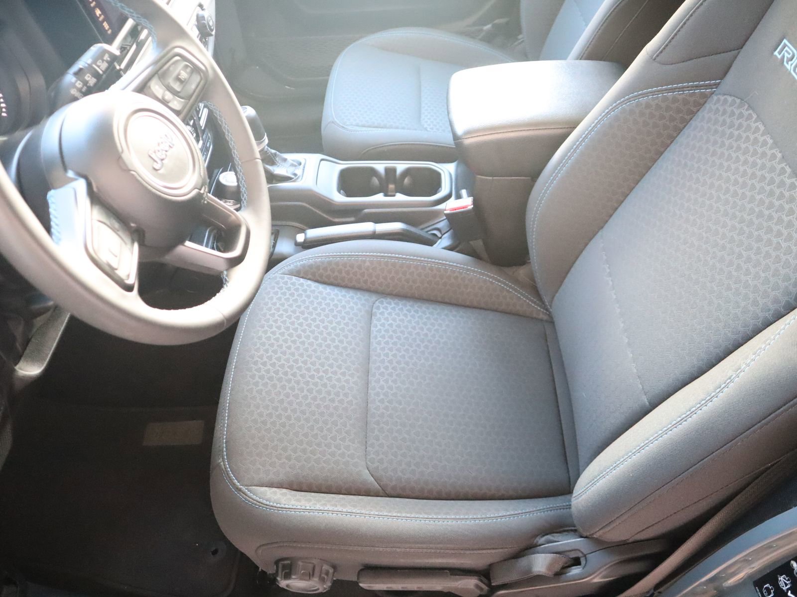 Used 2025 Jeep Wrangler Unlimited Rubicon 4xe image 26