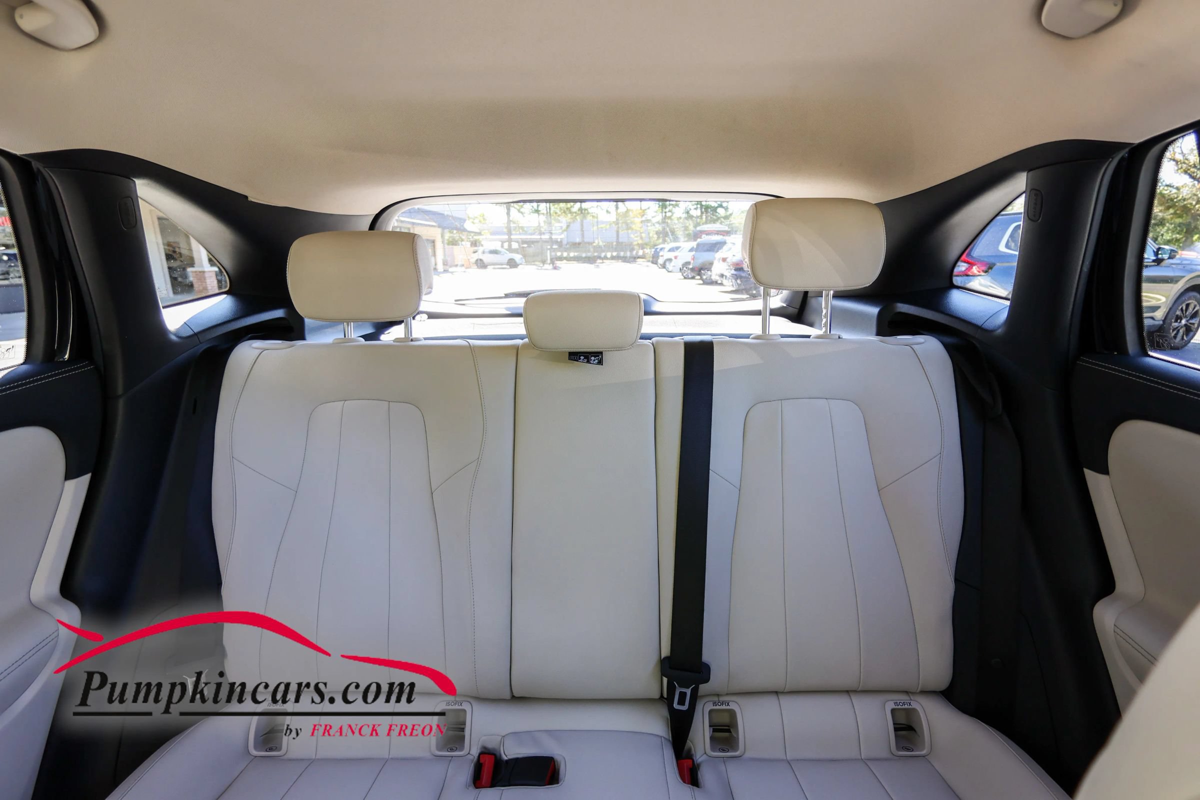 Used 2021 Mercedes-Benz GLA 250 4MATIC w/ Premium Package image 29