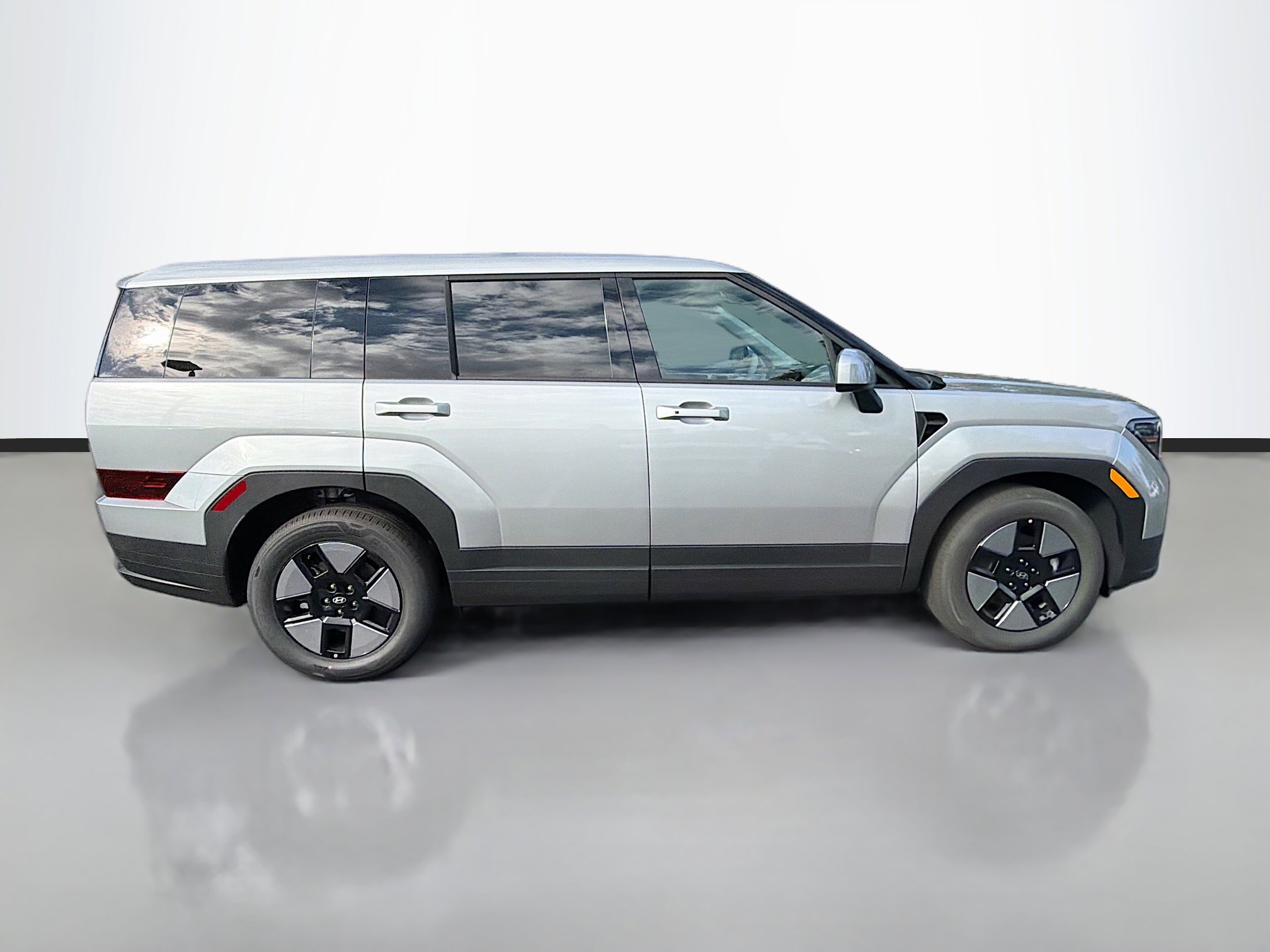 New 2026 Hyundai Santa Fe SE image 2