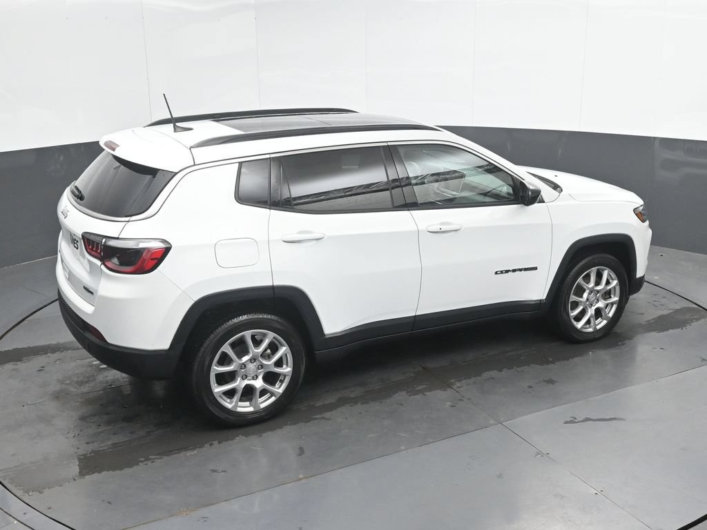 Used 2023 Jeep Compass Latitude w/ Sun and Sound Group AWD/4WD image 32
