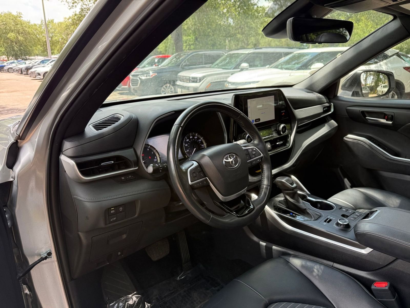 Used 2024 Toyota Highlander XSE AWD/4WD image 34