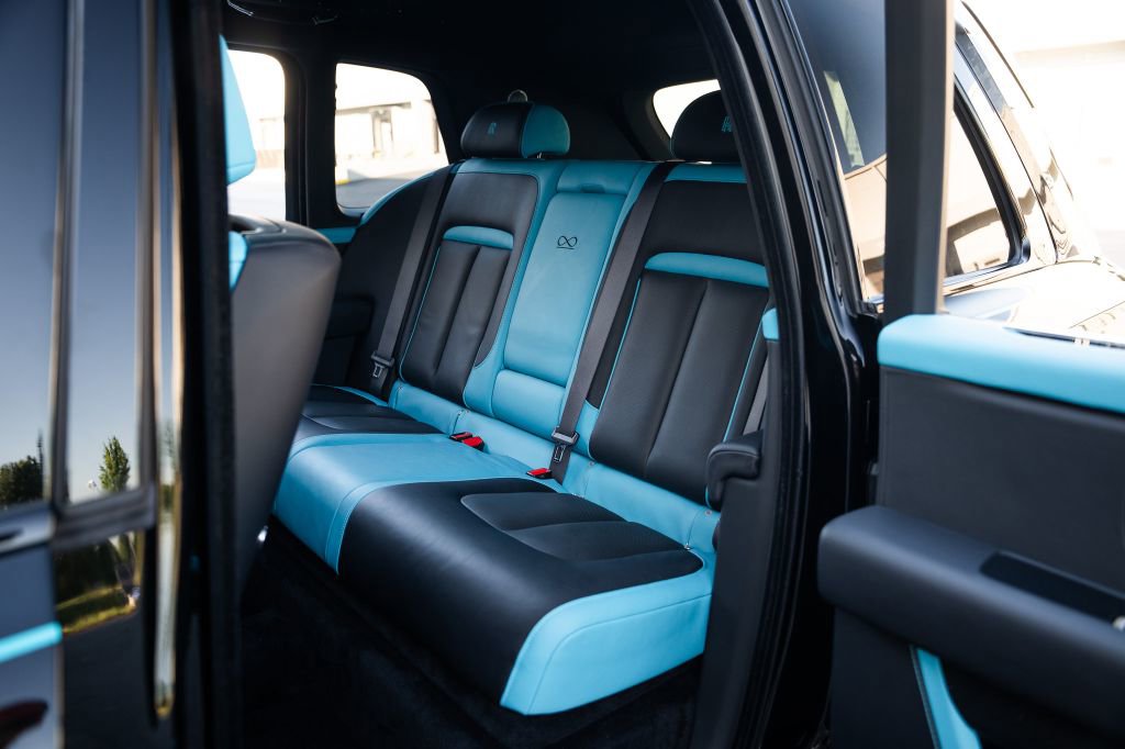 Used 2023 Rolls-Royce Cullinan Black Badge image 45