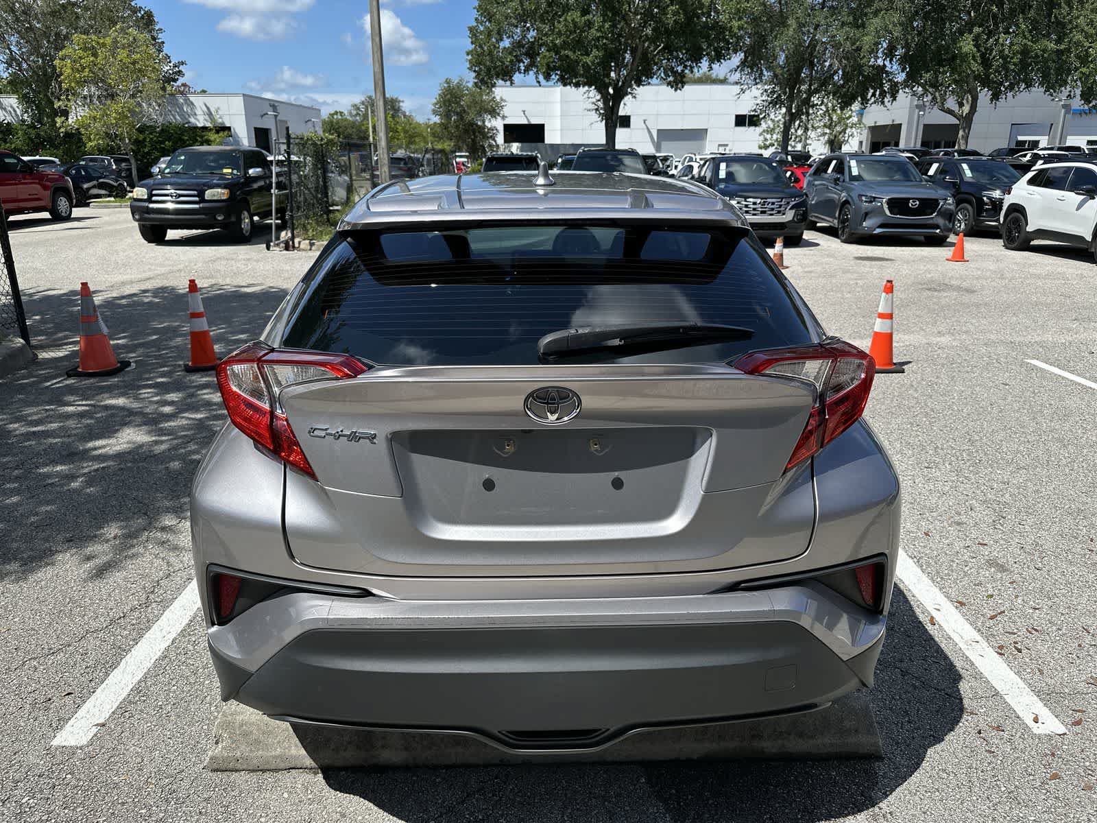 Used 2020 Toyota C-HR XLE FWD image 7