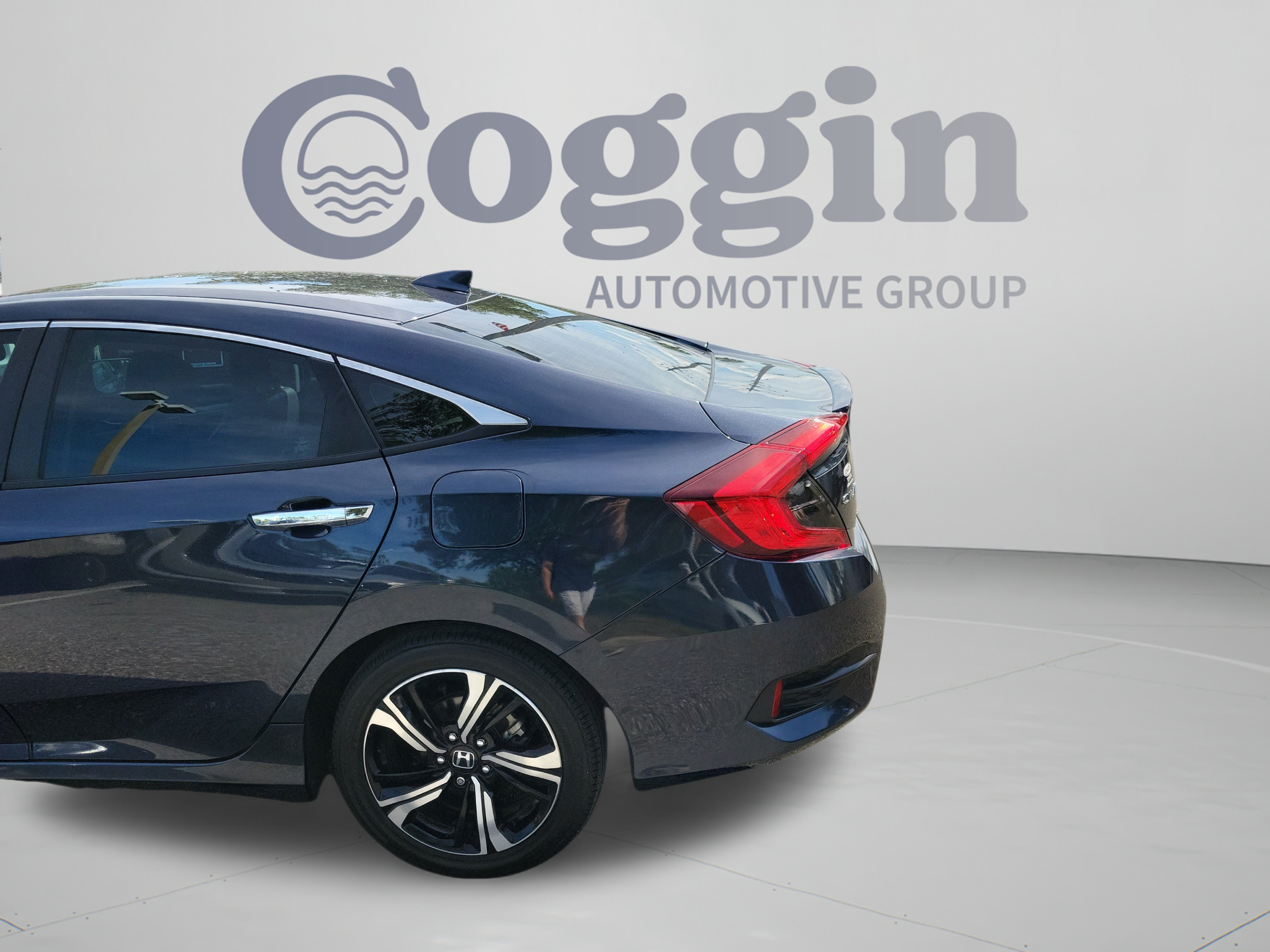 Used 2017 Honda Civic Touring image 30