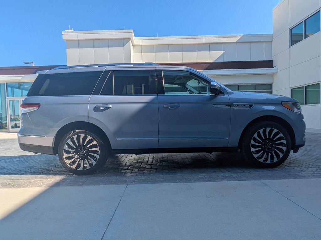 Certified 2022 Lincoln Navigator Black Label AWD/4WD image 4