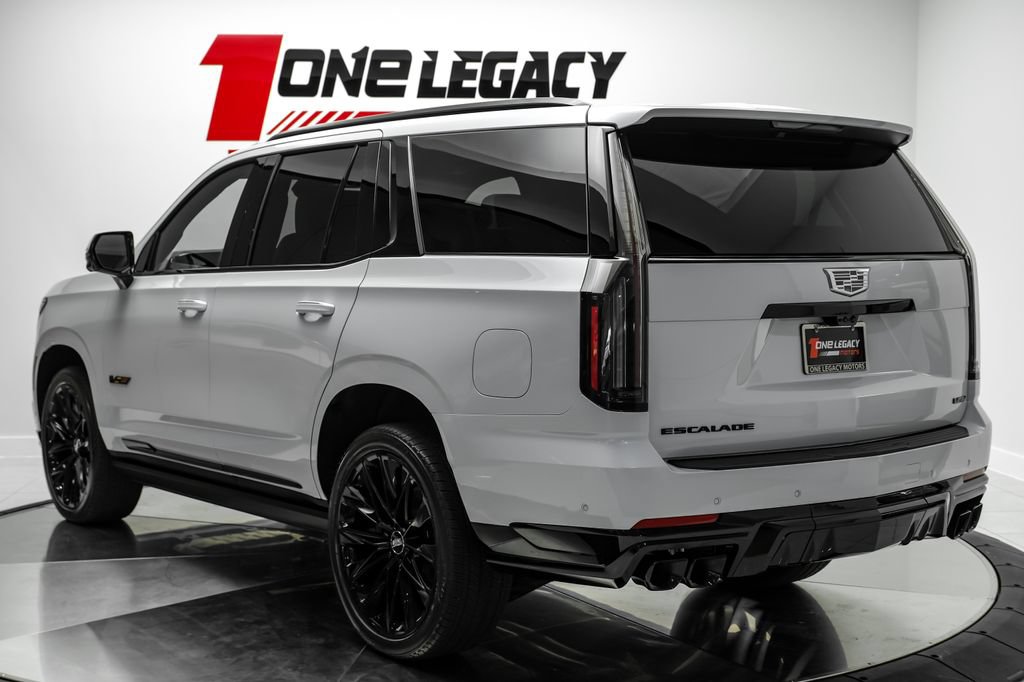 Used 2026 Cadillac Escalade V w/ LPO, ONYX Package AWD/4WD image 12