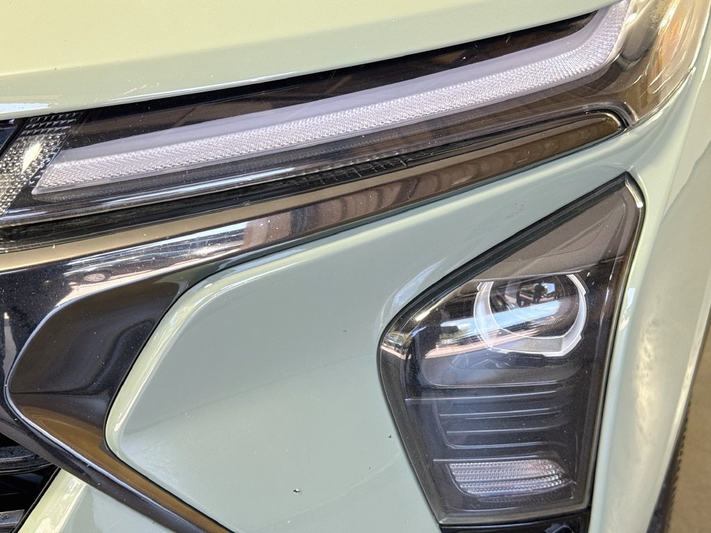 Used 2024 Chevrolet Trax RS w/ Sunroof Package FWD image 37
