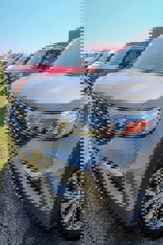 Used 2023 Ford Explorer XLT w/ Equipment Group 202A image 7