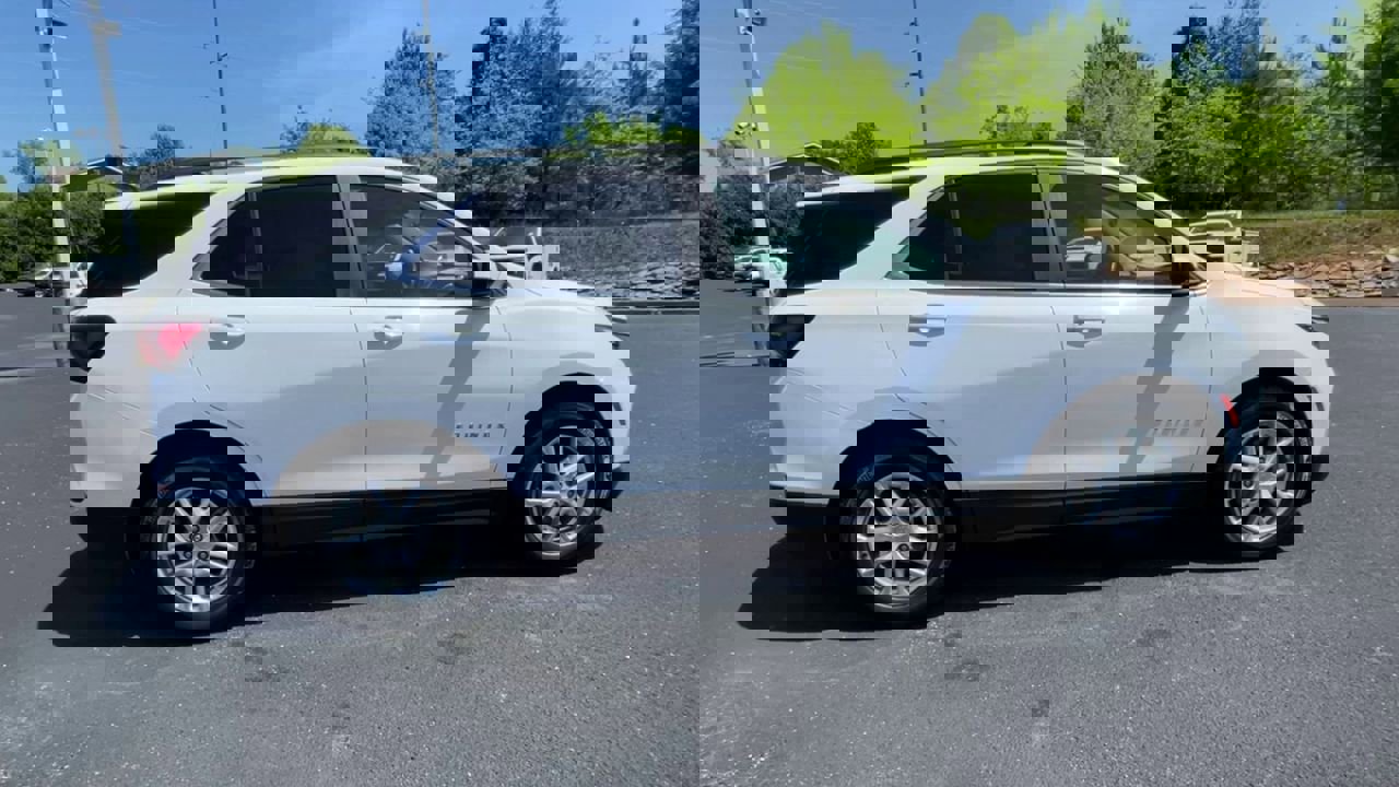 Used 2024 Chevrolet Equinox LT image 9